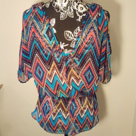 NWT women's sheer Tinley blouse, size small - Picture 4 of 6